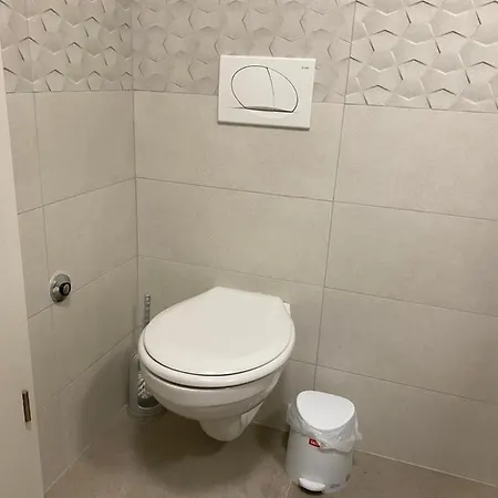 Lola Apartman *